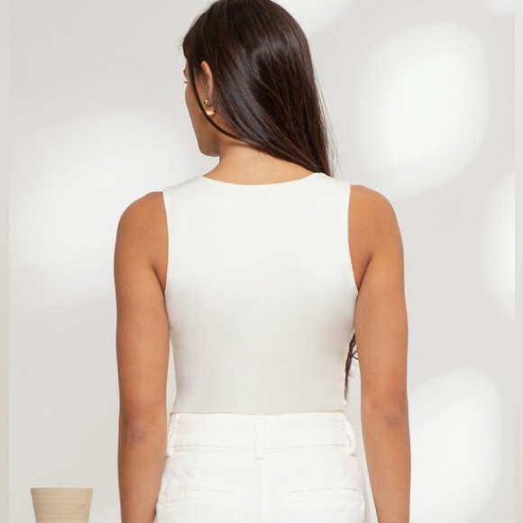 655. Influencer famous cream white sexy Layering tank top stretchy - Picture 2 of 3